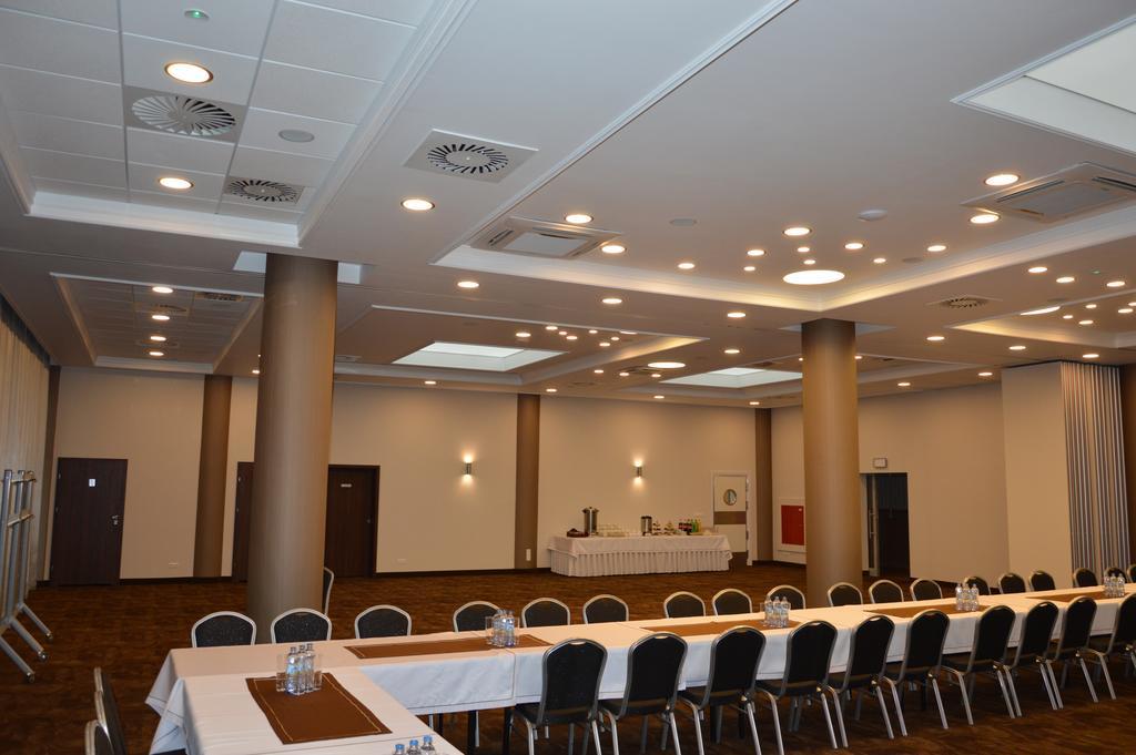 Hotel Milenium Legnica Exterior foto