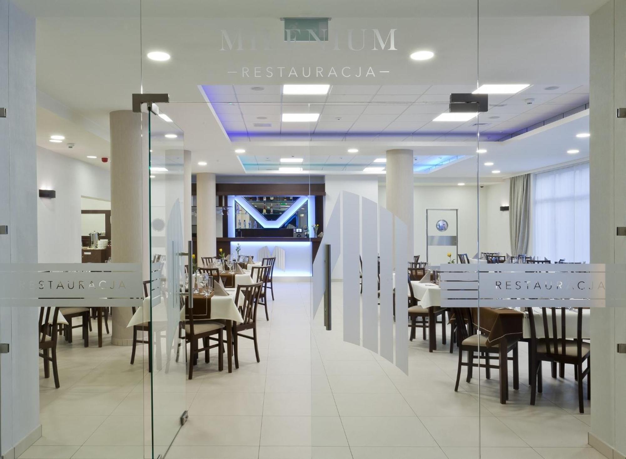 Hotel Milenium Legnica Exterior foto